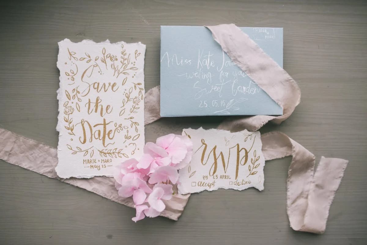 Thiệp cưới cho đồng nghiệp lịch sự thân thiện