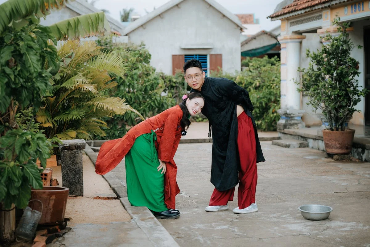 Lời mời cưới thân mật cho bạn bè